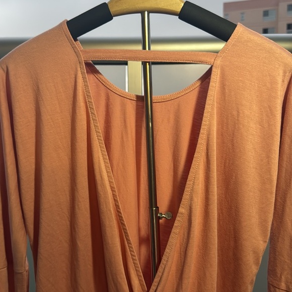 Onzie :Long Sleeve Wrap Back - Picture 4 of 4